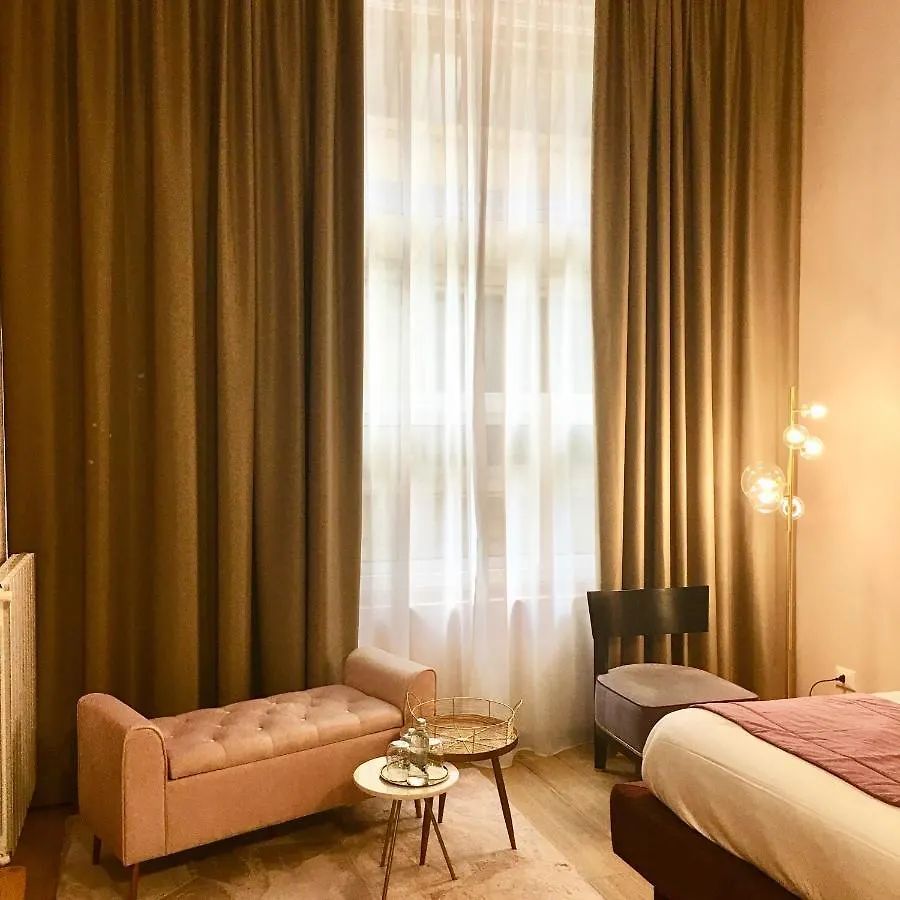 Intomilan Galleria Duomo I Boutique & Design Aparthotel 2*, Milan Italy