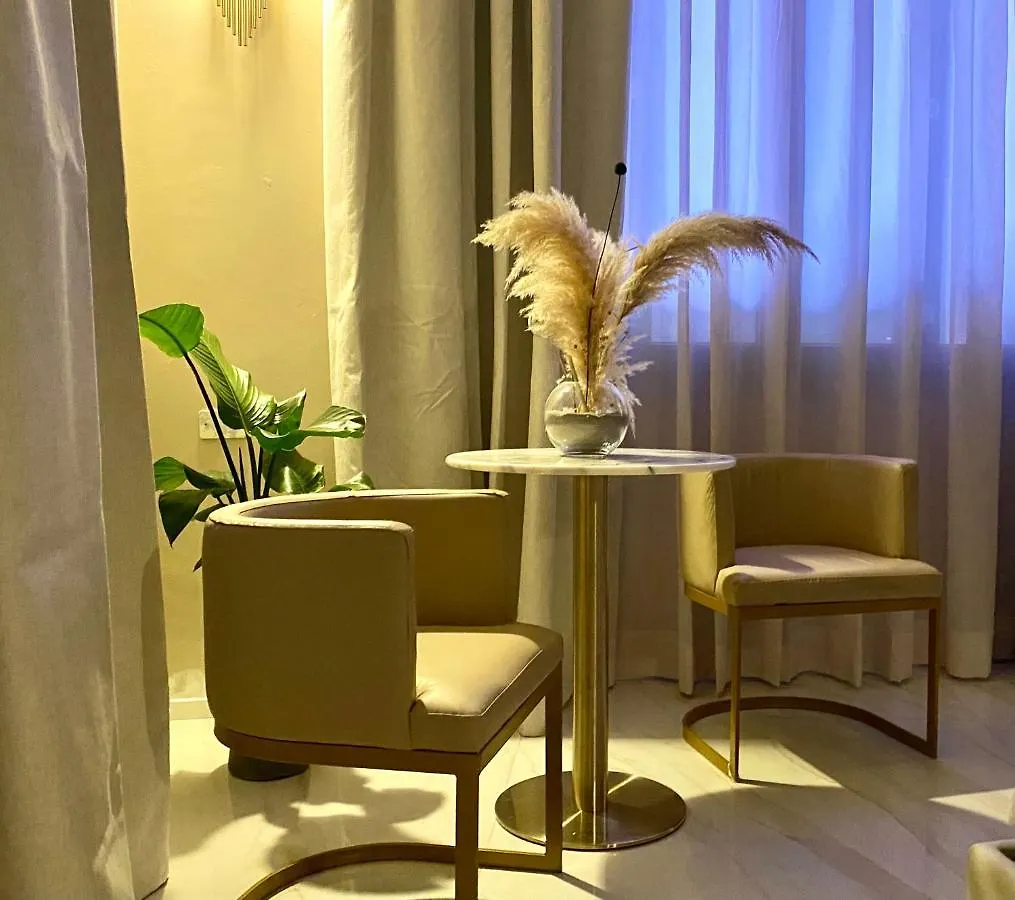 Intomilan Galleria Duomo I Boutique & Design Aparthotel 2*, Milan Italy