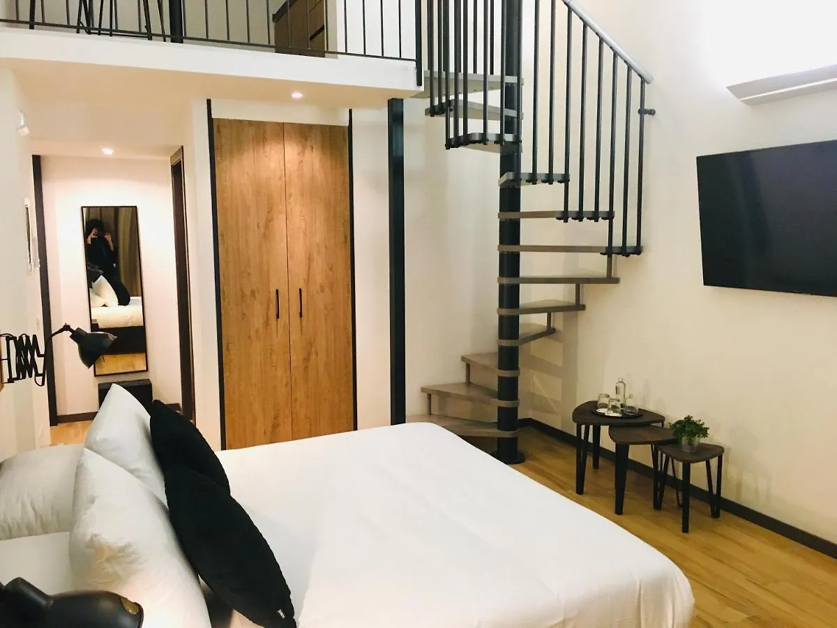Intomilan Galleria Duomo I Boutique & Design Aparthotel 2*, Milan